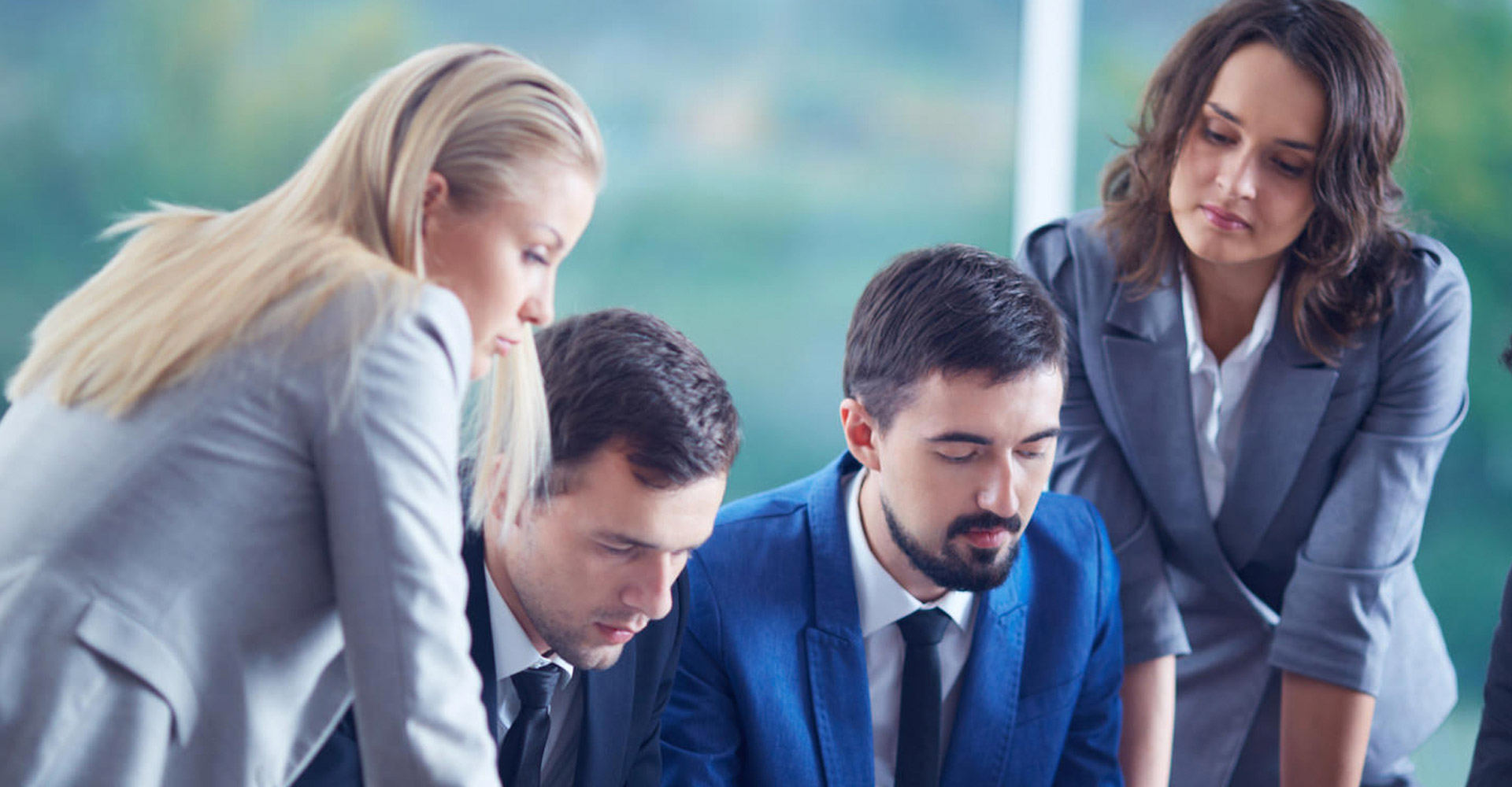 Equipo profesional de Virtualegal en reuni&oacute;n de trabajo